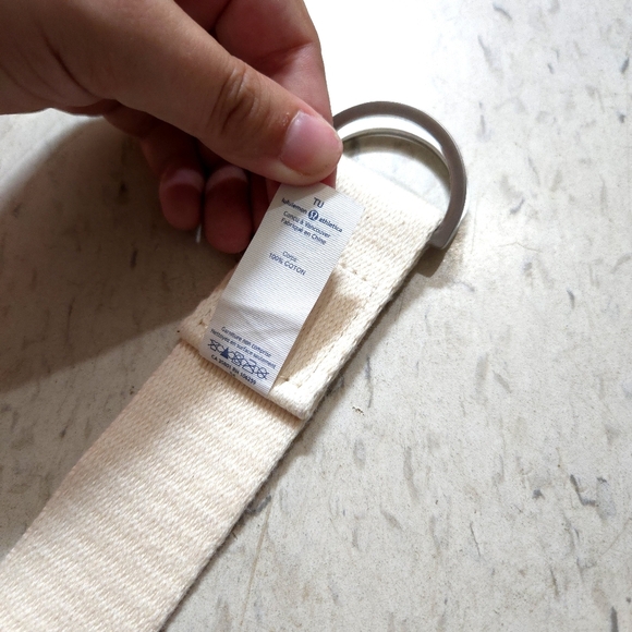 Lululemon | Cream Unisex O/S Belt with Silver Accent - Picture 4 of 7